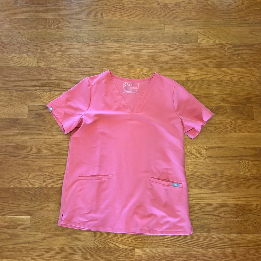 Figs Women's Pink V-Neck Short Sleeve Top